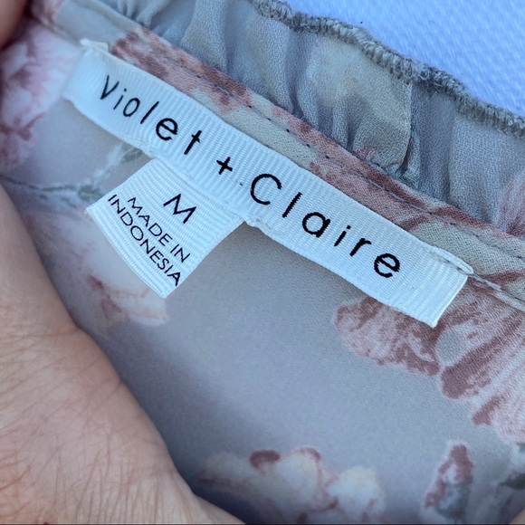 VIOLET + CLAIRE GRAY FLORAL BLOUSE D - Picture 8 of 9